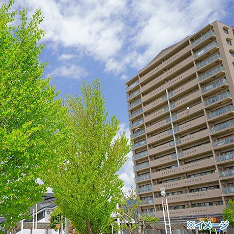 家を売らずに便利な駅前のマンションに住みかえたい。